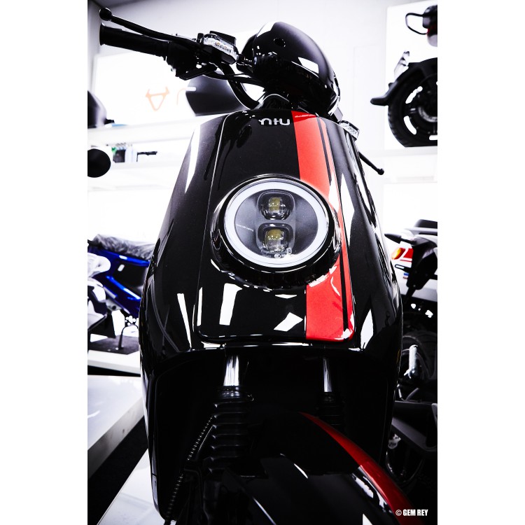 NIU NQi GTS SR (50 mph) NIU NQi GTS SR (50 mph)