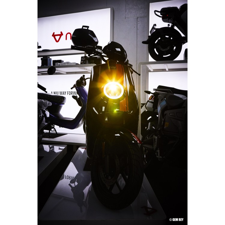 NIU NQi GTS SR (50 mph) NIU NQi GTS SR (50 mph)