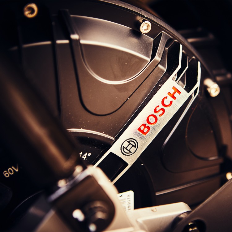 NIU NQi GTS SR (50 mph) NIU NQi GTS SR (50 mph)