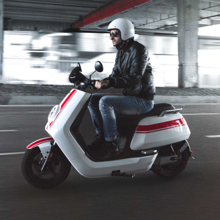 NIU NQi GTS SR (50 mph) NIU NQi GTS SR (50 mph)
